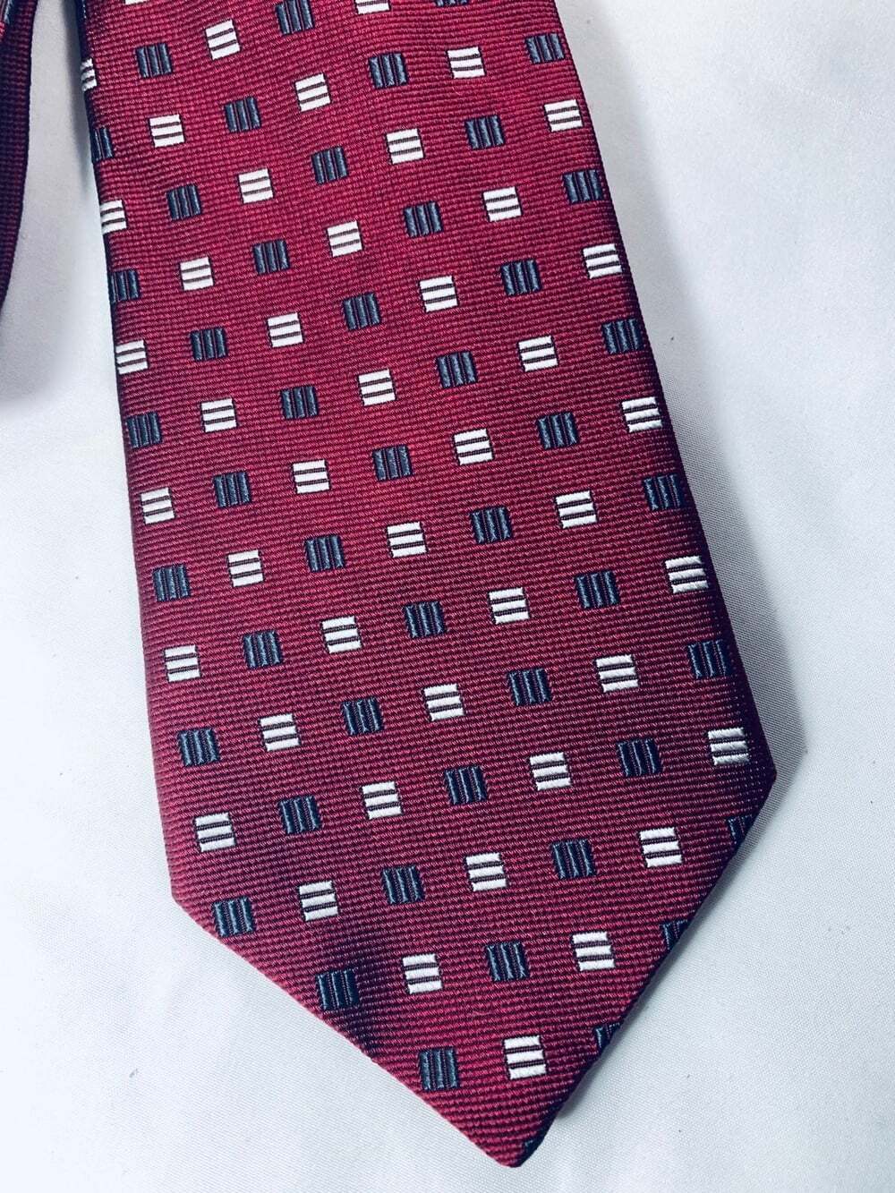 Brooks Brothers Men’s Silk XL Geometric Maroon Necktie